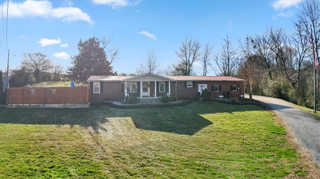 719 Sunlight Rd., Ellijay, GA 30540