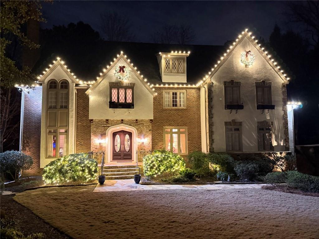 920 Curlew Ct., Atlanta, GA 30327