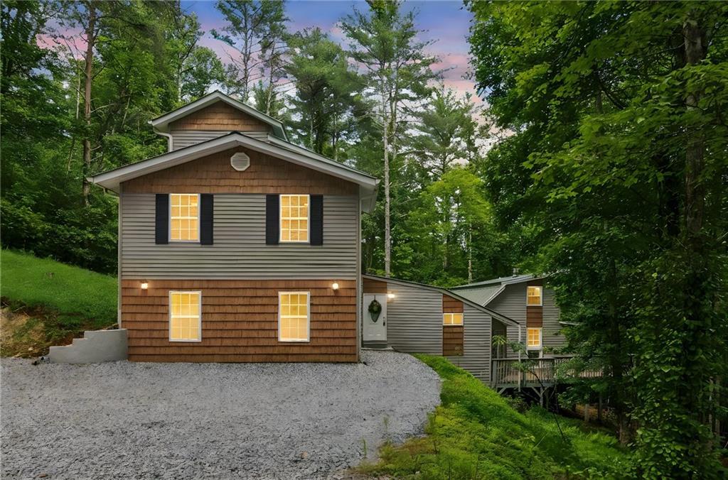 375 Deerfield Dr., Dahlonega, GA 30533