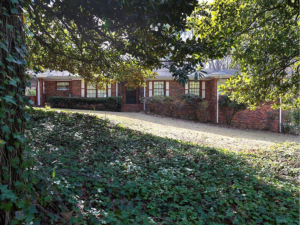 721 Woodvalley Rd., Mableton, GA 30126