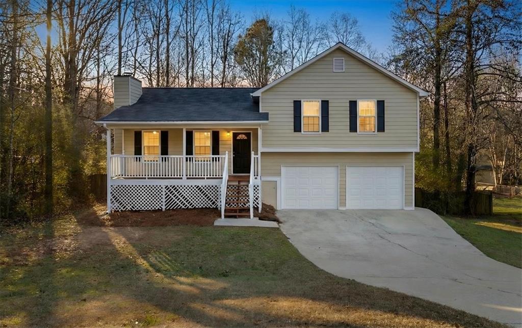 446 Thornbrooke Dr., Hiram, GA 30141