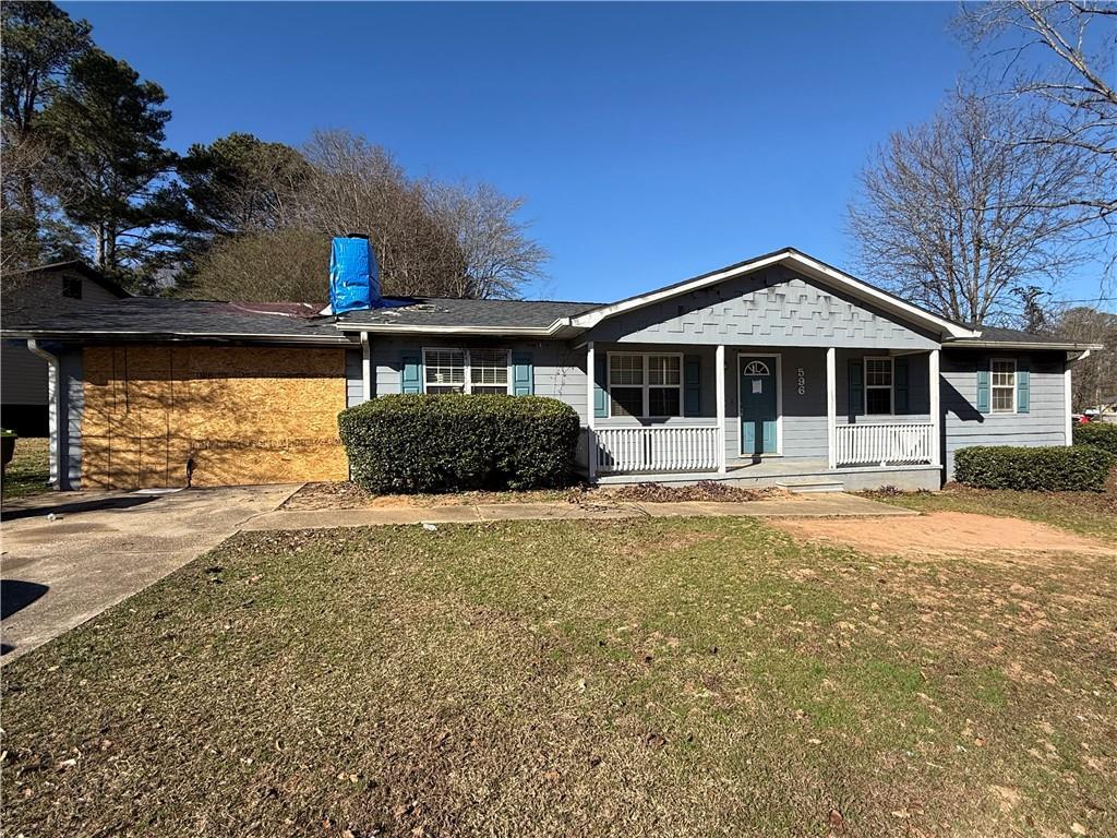 596 Lakeridge Cir., Conyers, GA 30094