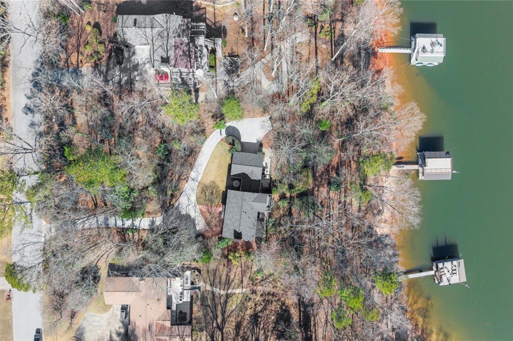 1330 Lake Shore Cir., Gainesville, GA 30501