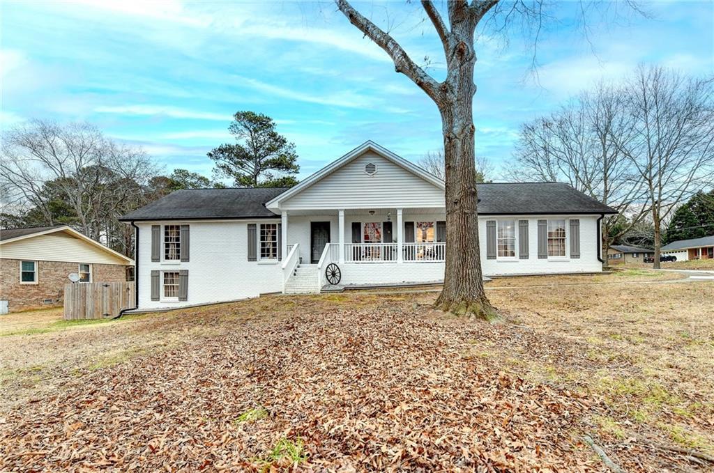 2136 Briarwood Ct., Snellville, GA 30078