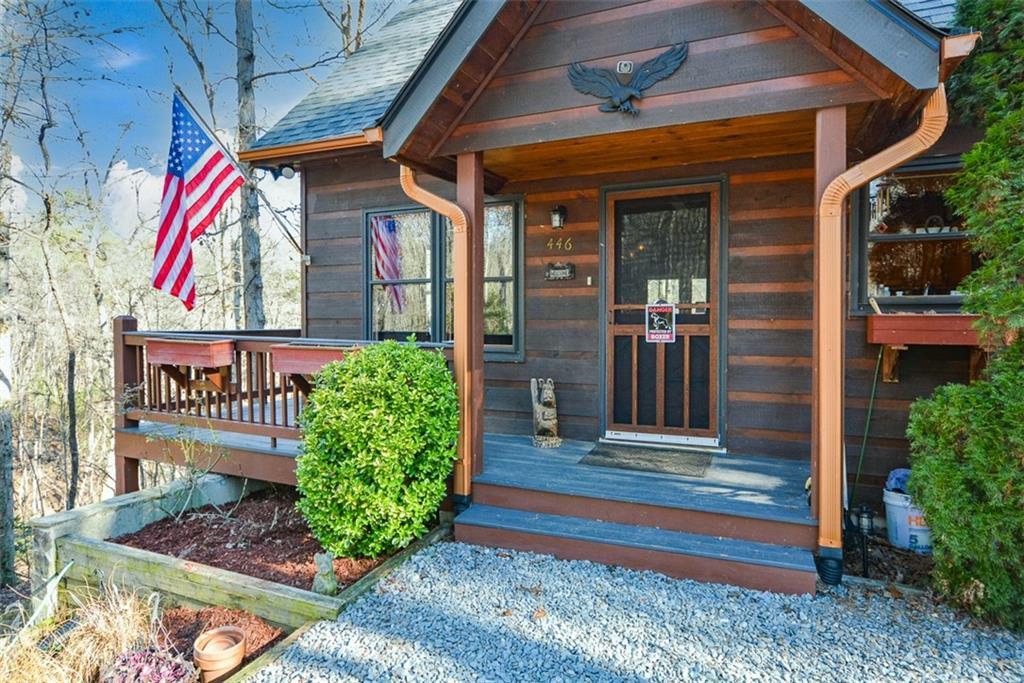 446 Pine Ln., Mineral Bluff, GA 30559