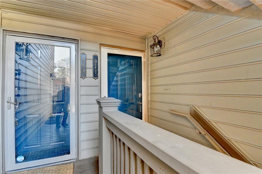 911 Garden Ct., Atlanta, GA 30328