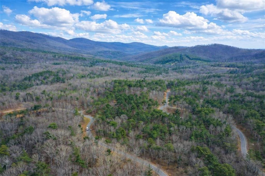 2834 Twisted Oak Rd., Ellijay, GA 30536