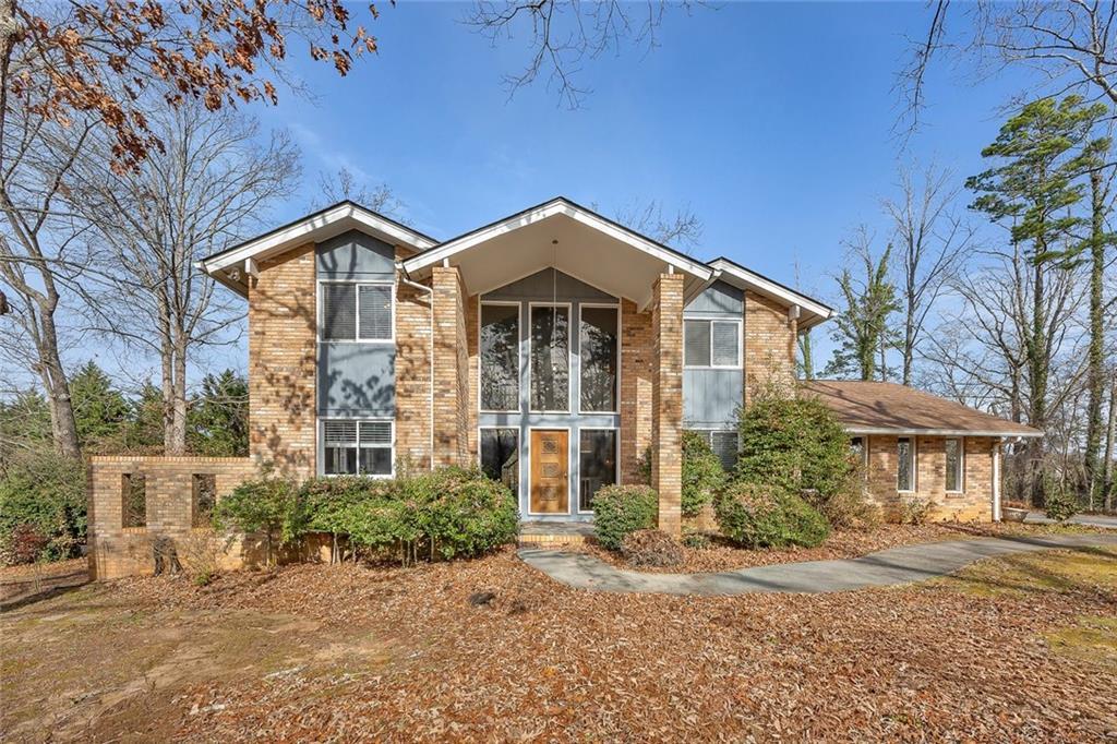 1113 Honeysuckle Dr., Canton, GA 30114