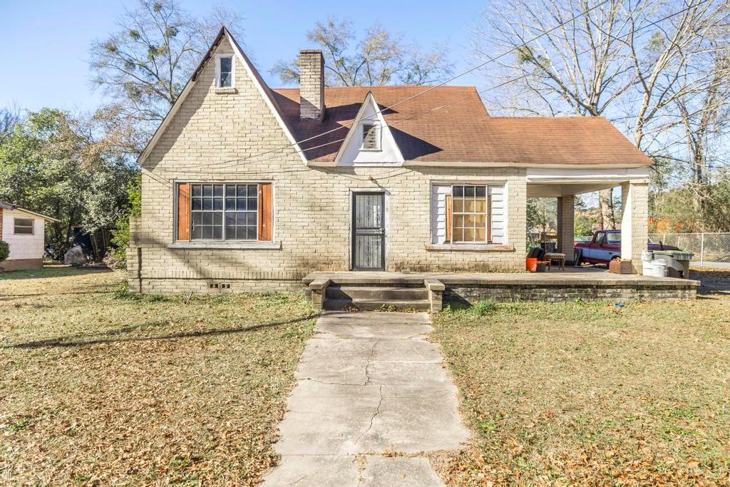 896 Roseview Dr., Macon, GA 31217