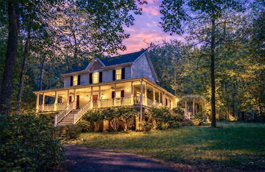 1660A Maple Ridge Dr., Loganville, GA 30052