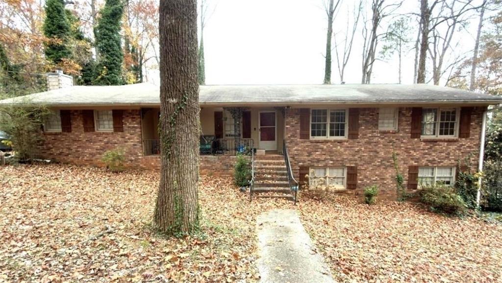 649 Crest Dr., Lawrenceville, GA 30046