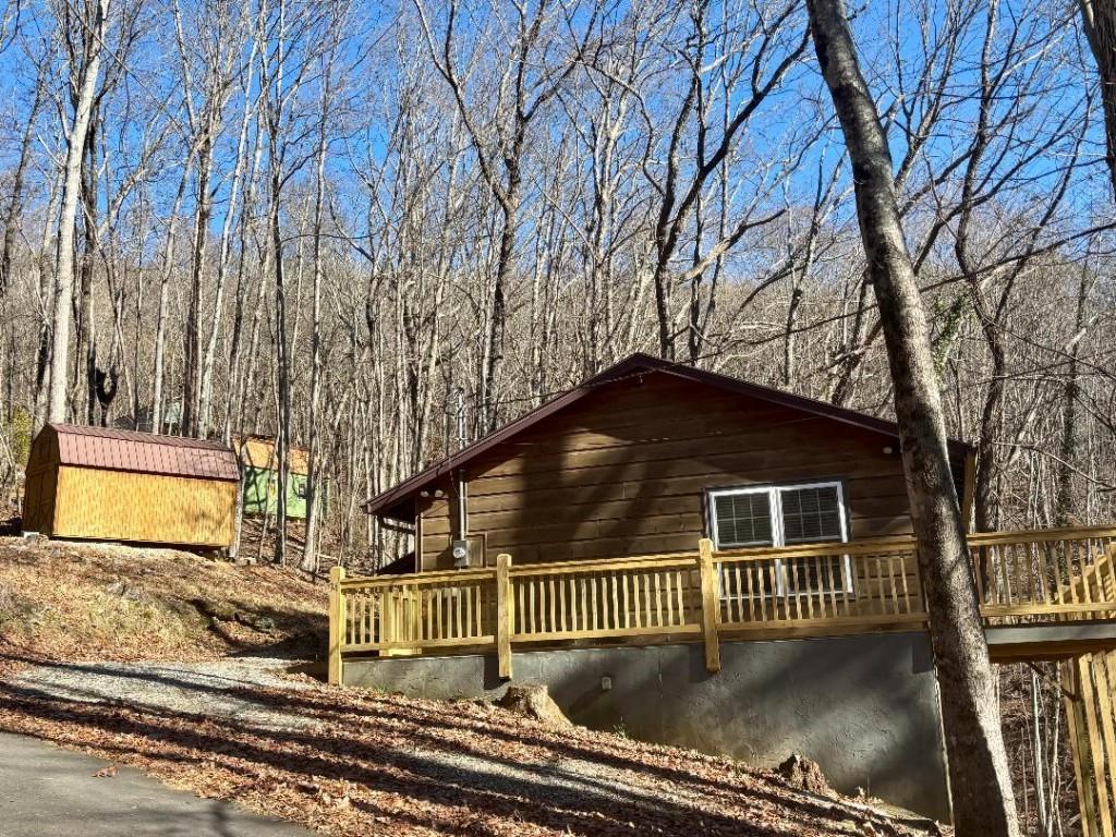 34 Lookout Ridge Rd., Cleveland, GA 30528