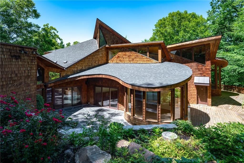 120 Laurel Dr., Atlanta, GA 30342