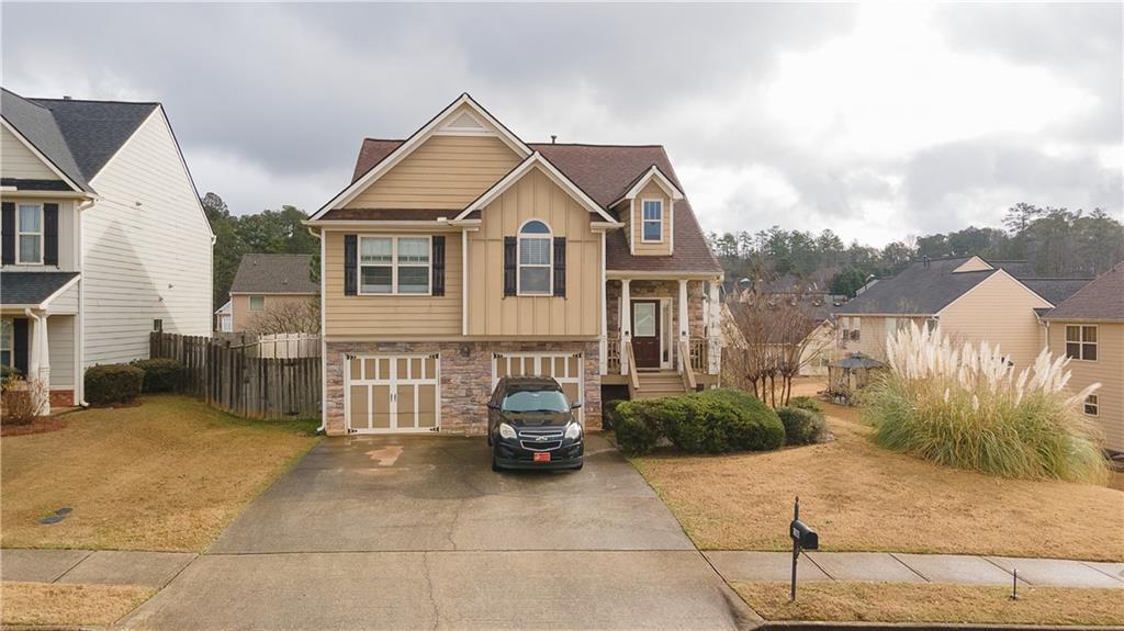 1066 Mcduffie Cir., Douglasville, GA 30134