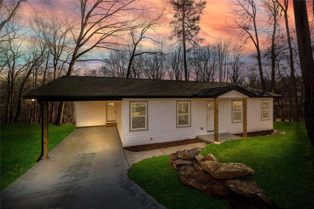 3672 Hidden Pond Dr., Gainesville, GA 30506