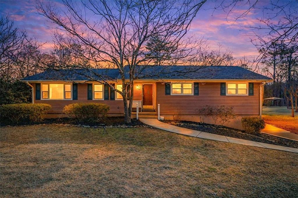 513 Rivercrest Dr., Woodstock, GA 30188