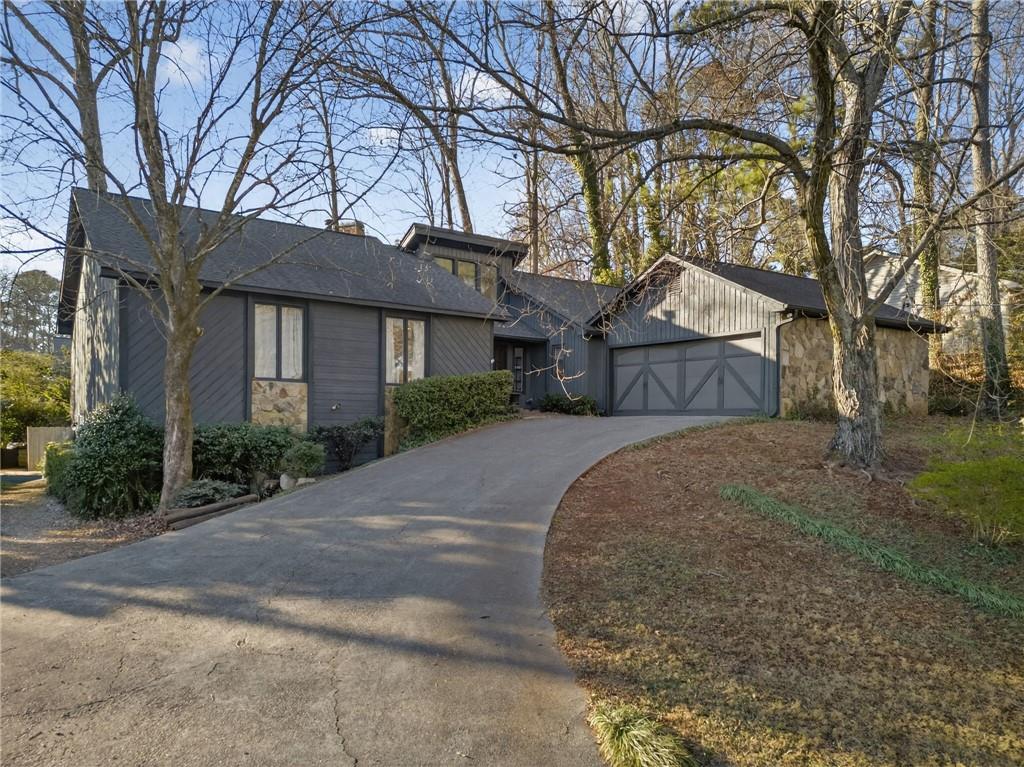 1100 Lake Dr., Roswell, GA 30075