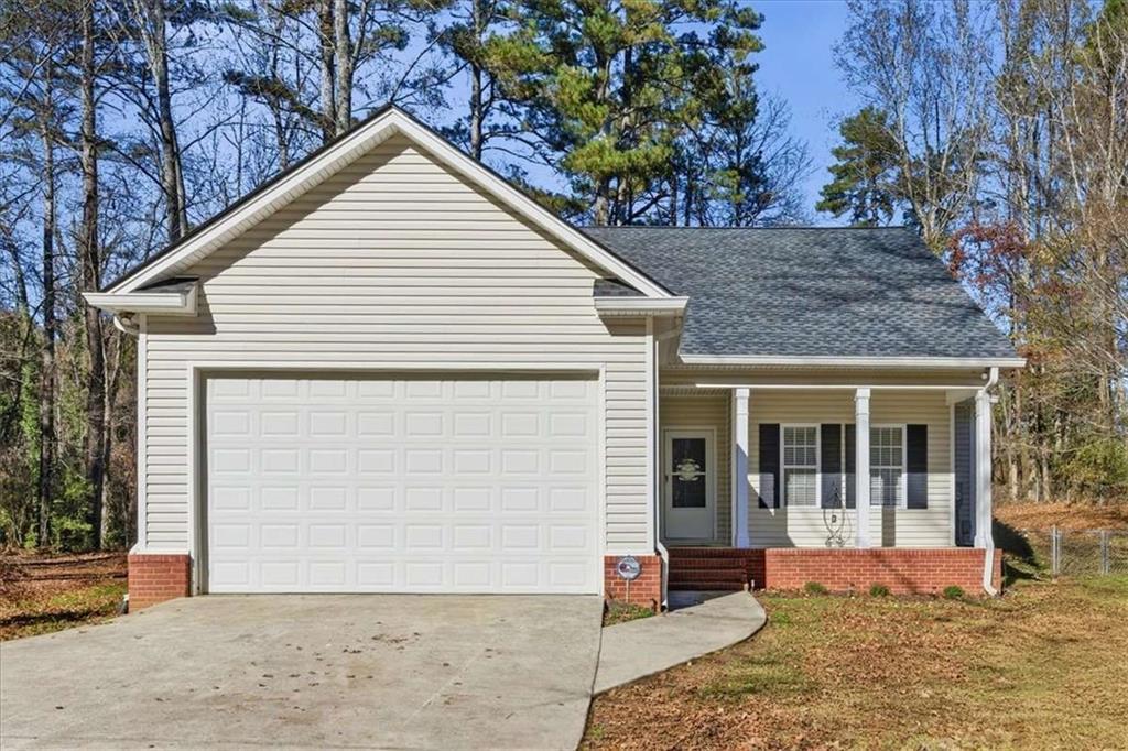 1122 Whispering Hills Dr., Bremen, GA 30110