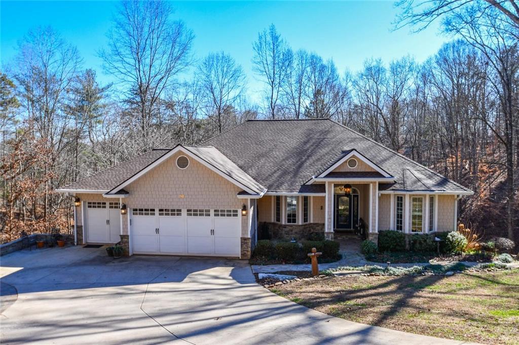 94 Dawson Dr., Dawsonville, GA 30534