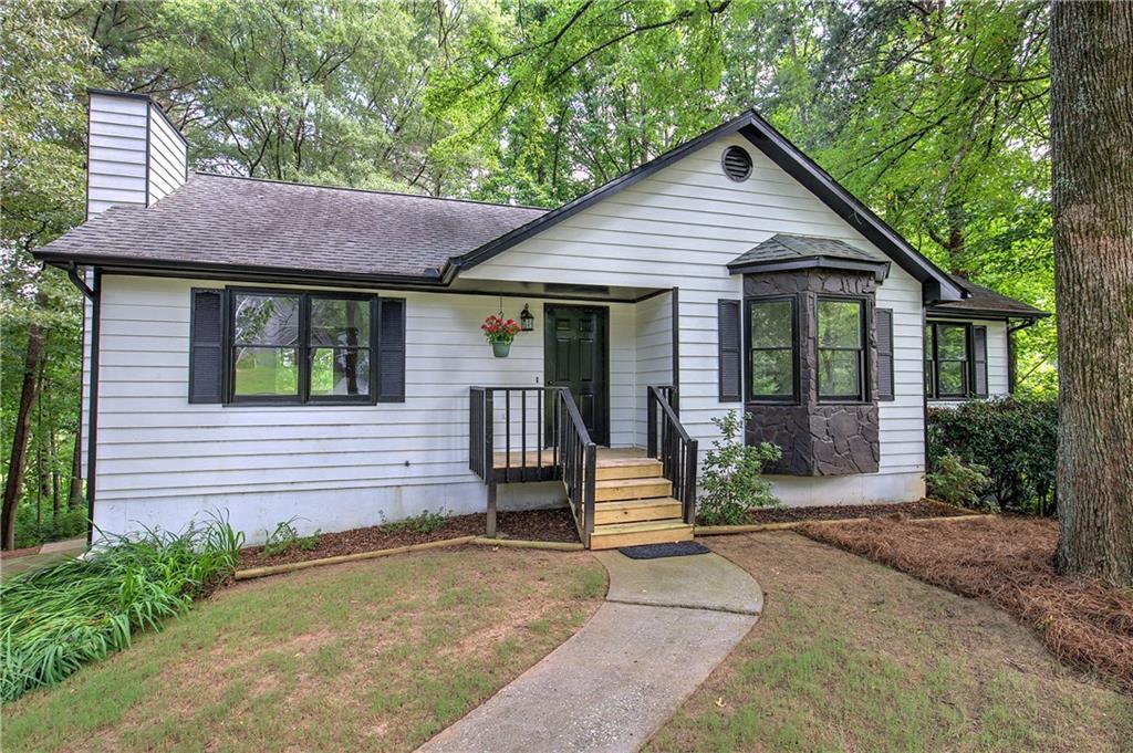 17 W Ridge Dr., Cartersville, GA 30121