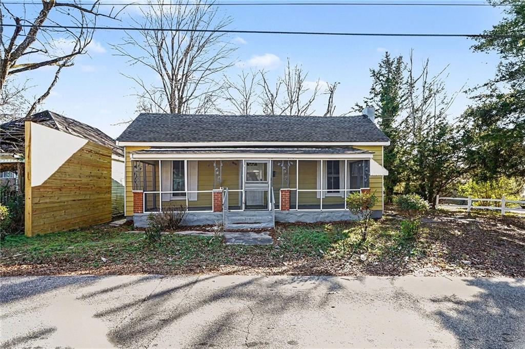 107 1st St., Barnesville, GA 30204