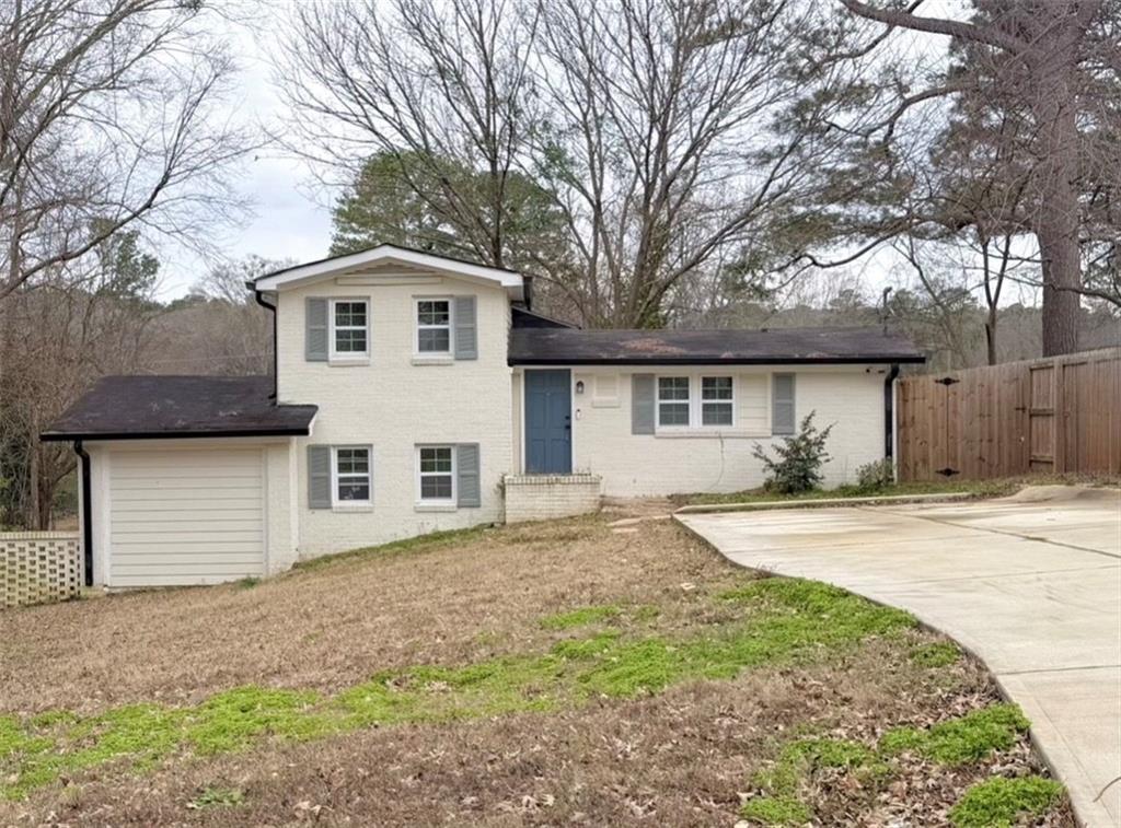 1352 N Hicks Cir., Conyers, GA 30012