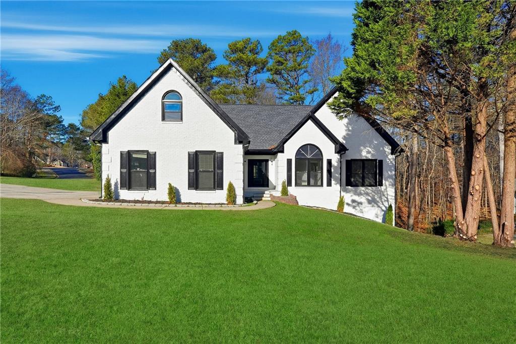 2152 Paces Vale Pl., Lawrenceville, GA 30043