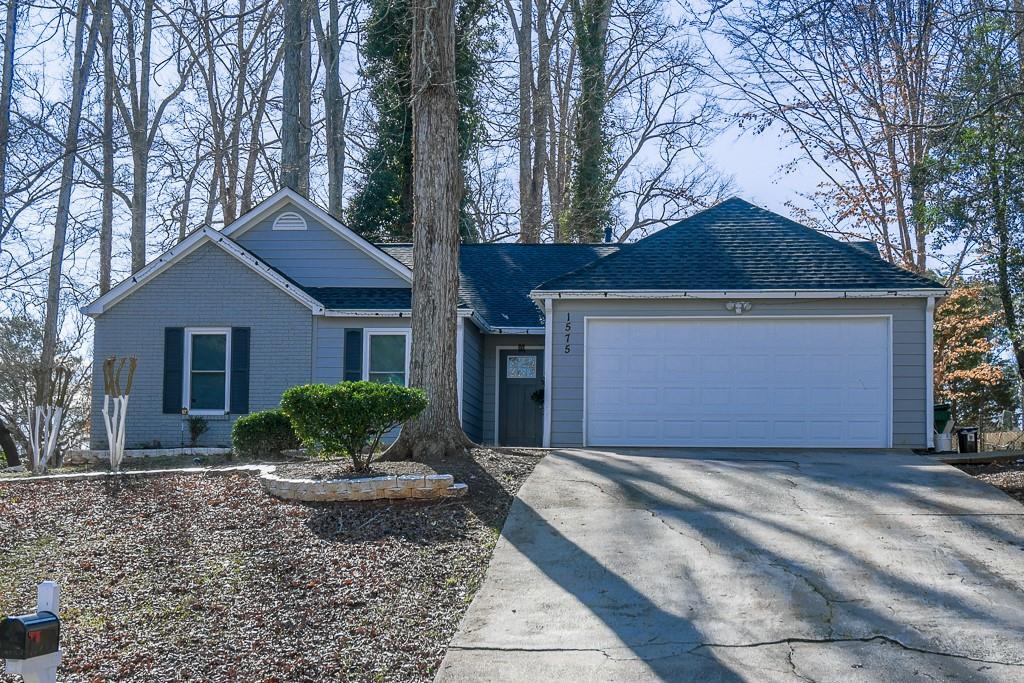 1575 Canberra Dr., Stone Mountain, GA 30088