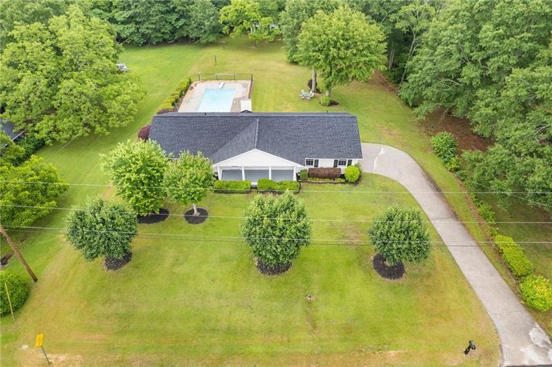 256 Teresa Ln., Loganville, GA 30052