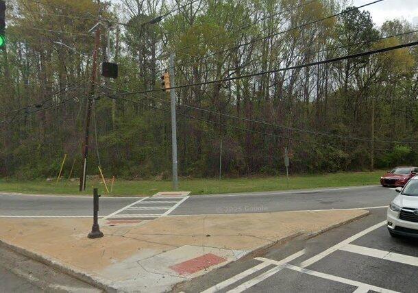 3540 Snapfinger Rd., Lithonia, GA 30038