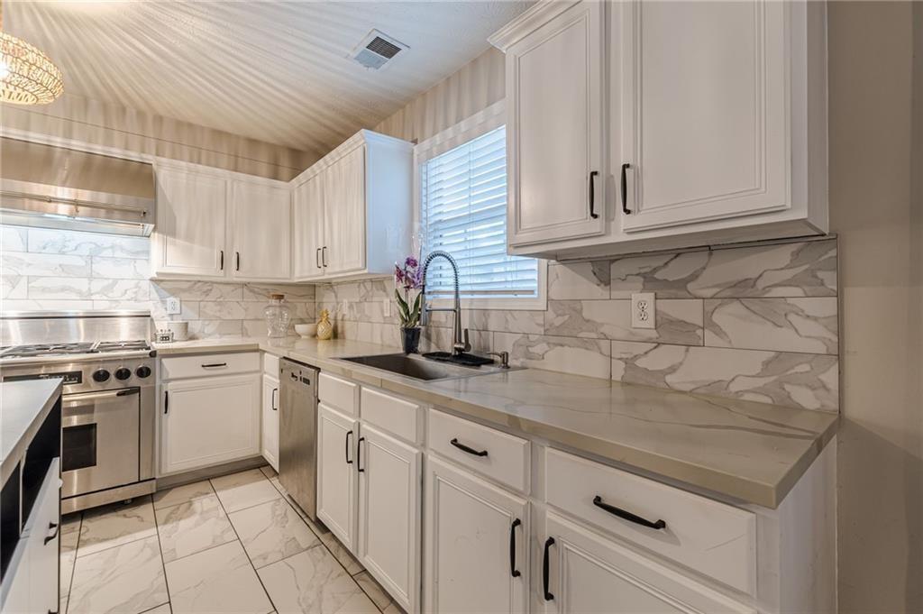 9620 Carolina Dr., Jonesboro, GA 30238