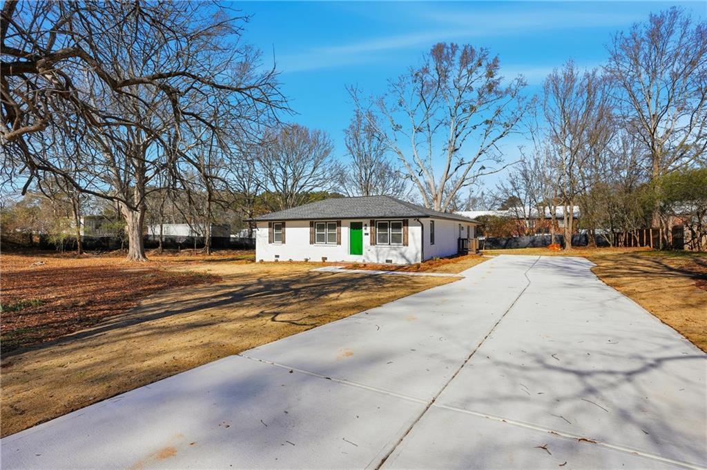 127 Perry St., Loganville, GA 30052