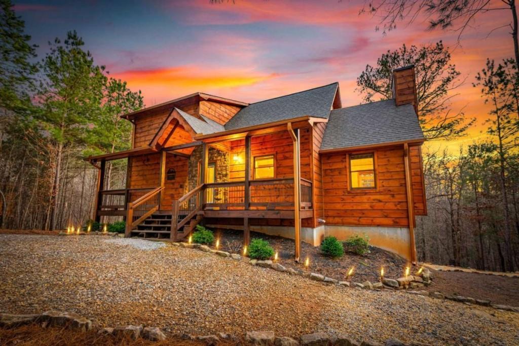 161 Windy Valley Tr., Blue Ridge, GA 30513