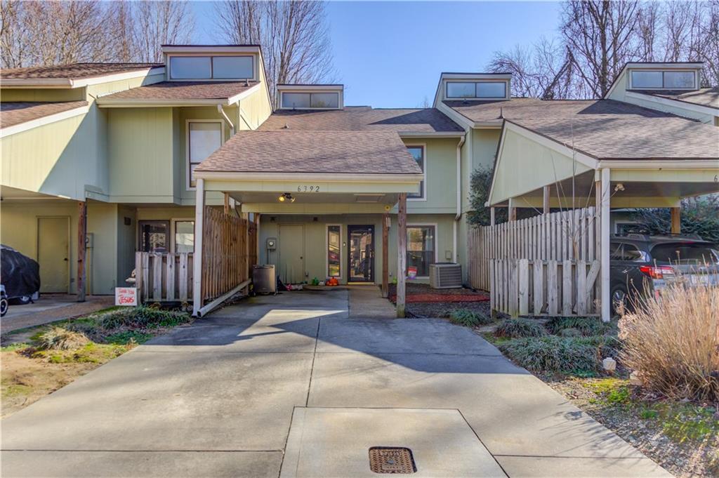 6392 Hawthorne Ter., Peachtree Corners, GA 30092