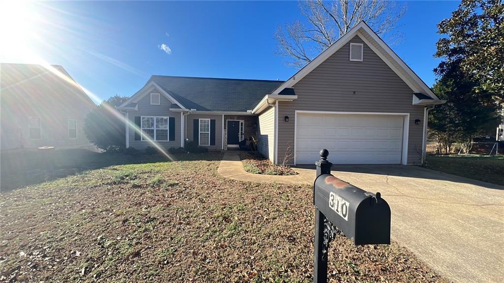 310 Turtle Pointe Dr., Carrollton, GA 30116