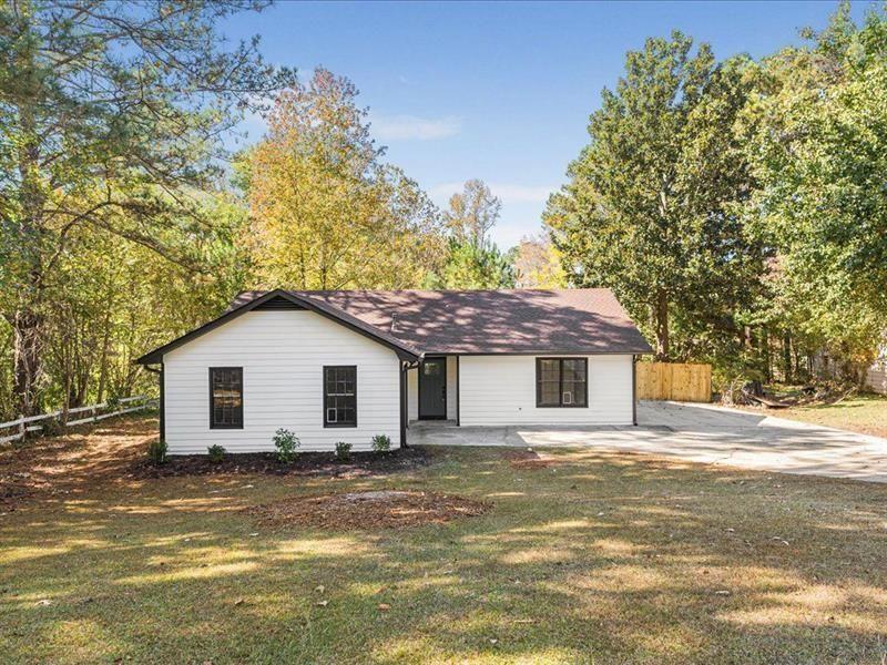 7417 Fernwood Dr., Riverdale, GA 30296