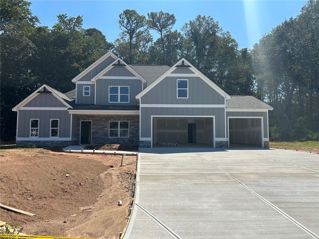102 Barnwood Pointe Dr., Dallas, GA 30132
