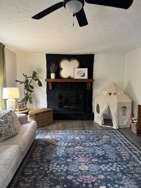 410 Riverlake Ct., Woodstock, GA 30188