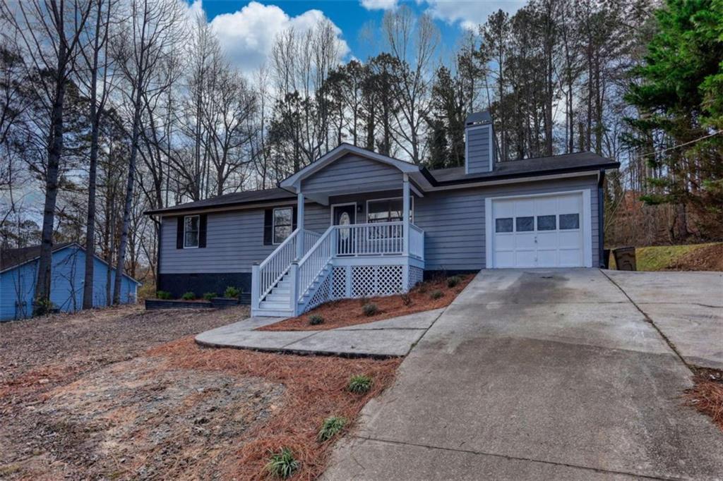 85 Valley Dr., Stockbridge, GA 30281