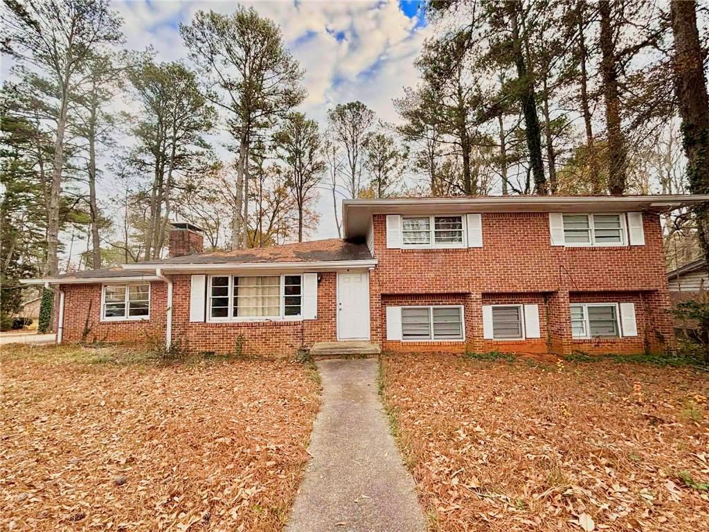 4887 Pine Shadows Dr., Stone Mountain, GA 30088
