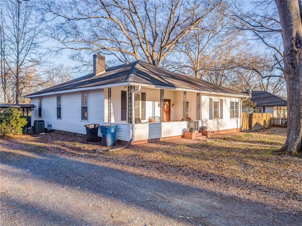 17 N Terrace Ave., Lindale, GA 30147