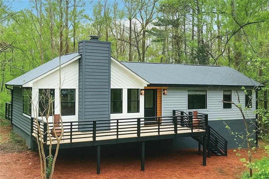 137 Creekview Dr., Woodstock, GA 30188