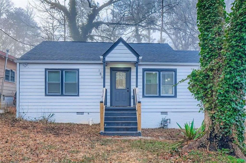 1866 Thompson Ave., East Point, GA 30344