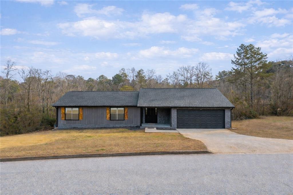 1786 Dunbarton Dr., Lithonia, GA 30058