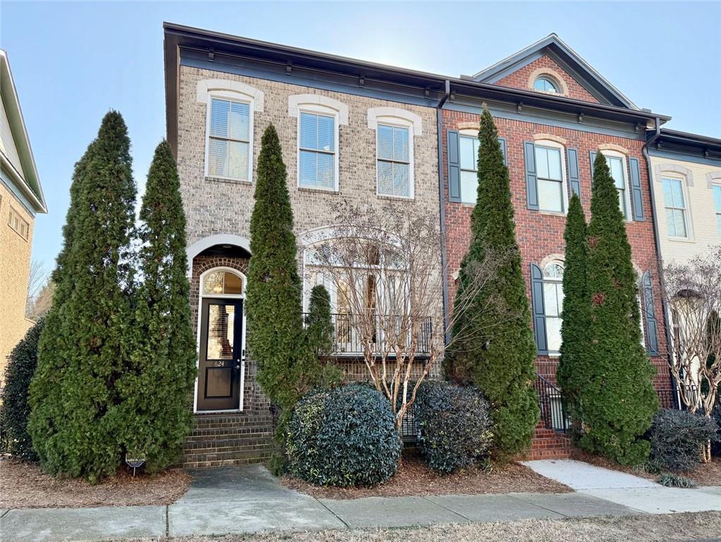 624 Village Park Dr., Kennesaw, GA 30144