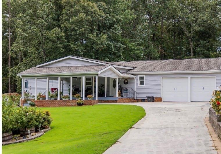 38 Lakeview Dr., Lindale, GA 30147