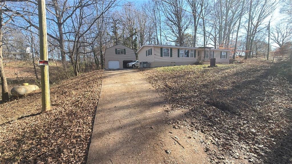 364 Smithwick Rd., Canton, GA 30115