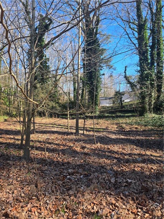 5674 Woodland Dr., Acworth, GA 30102