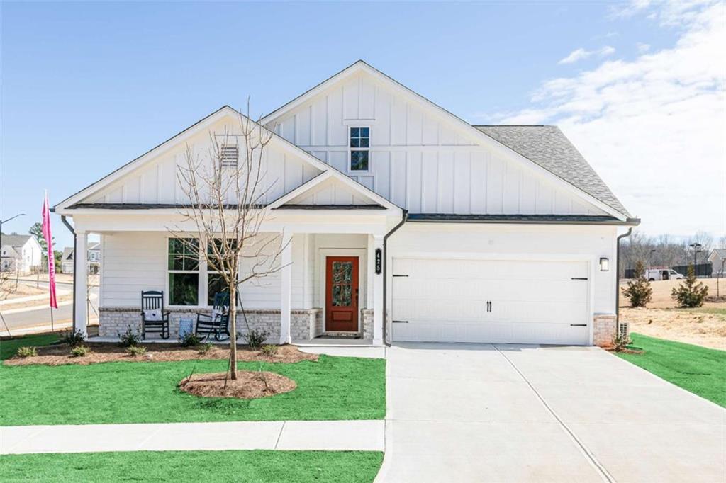 153 Chattahoochee Cir., Locust Grove, GA 30248