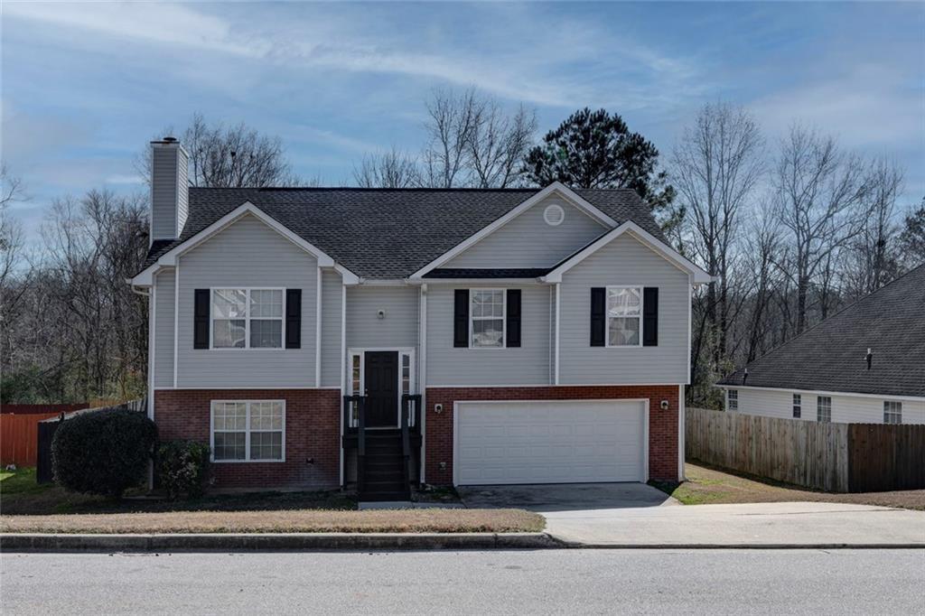 6132 Christopher Ter., Rex, GA 30273
